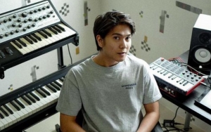 Iqbaal Ramadhan Bagikan Foto-foto Liburan ke Kebun Raya Bogor, Netter Nyesel Geser Slide