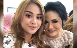 Terbiasa Santuy, Aurel Hermansyah Teladani Sifat Pekerja Keras Krisdayanti