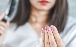Rambut dan Kuku Menjadi Rapuh