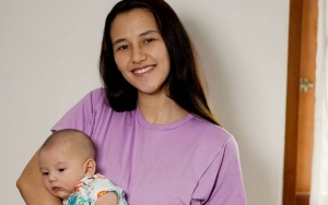 Dahlia Poland Murka Dikira Siksa Bayi Karena Cara Gendong, Begini Reaksi Fandy Sang Suami 