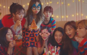 Twice - Merry and Happy