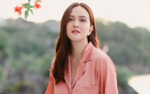 Shandy Aulia Bagikan Video Syahdu Rayakan Natal Sesuai Aturan Pemerintah, Seperti Apa?
