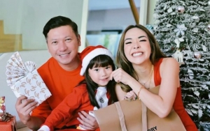 Rayakan Natal, Gisella Anastasia dan Gading Marten Bahagia Foto Keluarga Bareng Gempi