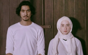 Heboh Foto Tampan Arya Saloka Suami Putri Anne Masuk Akun Gosip, Fans: Aktor Drakor Lewat!