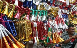 Perajin Curhat Terompet Tahun Baru Nihil Terjual di Masa Pandemi Corona