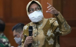 Blusukan ke Jakut, Mensos Risma Ajak Pemulung Buka Warung dan Janjikan Rumah