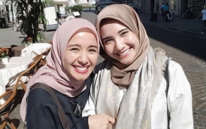 Bagikan Foto Bareng Laudya Cynthia Bella, Zaskia Sungkar Bicarakan Sahabat yang Datang dan Pergi
