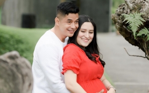 Angbeen Rishi Lahiran di Malam Tahun Baru, Ini Nama Anak Pertama Adly Fairuz