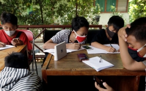 COVID-19 di Jatim Belum Terkendali, Apa Kabar Rencana Sekolah Tatap Muka Awal 2021?