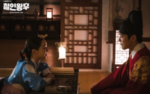 Kim Jung Hyun Mulai Tunjukkan Sikap Asli Demi Lindungi Shin Hye Sun di 'Mr. Queen' 