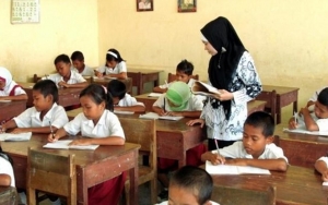 Komisi X DPR RI Tolak Wacana BKN Setop Terima Guru Lewat CPNS