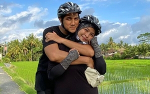 Keseringan Uji Swab, Tantri Kotak Pasang Foto Menggelikan Bareng Suami