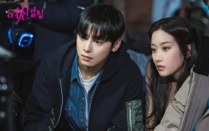 Beda Dari Webtoon, Ciuman Cha Eunwoo dan Moon Ga Young di 'True Beauty' Picu Perdebatan