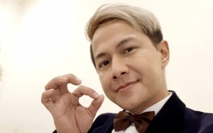 Delon Thamrin Pamer Foto Rambut Panjang Belah Tengah, Wajah Super Tampan Bikin Pangling