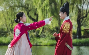 Kim Jung Hyun dan Shin Hye Sun Ciuman Hot di 'Mr. Queen', Begini Proses Syutingnya