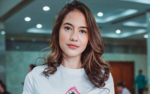 Potret Orangtua Pevita Pearce yang Jarang Terekspos, Ibunda Cantik Berhijab Disorot