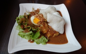 Enggak Kalah Sama Luar Negeri, 7 Salad Lezat Asli Indonesia Ini Bakal Bikin Ketagihan