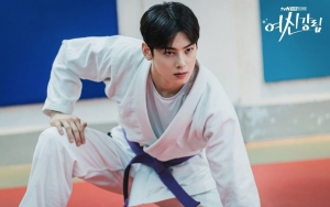 Adegan Cha Eunwoo Tertabrak di 'True Beauty' Justru Jadi Bahan Tertawaan