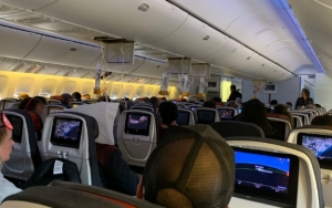 Berusaha Mengalihkan Pikiran Saat Turbulensi