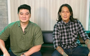 Chef Juna Jongkok Satu Kaki di Pinggir Kali, Reaksi 'Julid' Chef Arnold Bikin Ngakak