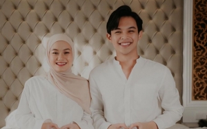 Rey Mbayang Beri Kode Jenis Kelamin Calon Anak Pertama, Dinda Hauw: Si Kecil Mulai Aktif Ya Bun!