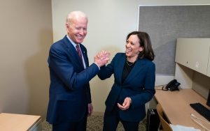 Resmi Dilantik, Presiden Joe Biden dan Wapres Kamala Harris Sah Pimpin AS