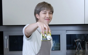 RM BTS Imut Banget Kupas Kentang, Lengan Seksi Berotot Bikin Salfok