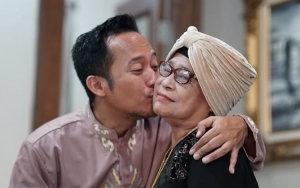 Berusaha Ikhlas, Denny Cagur Tulis Pesan Menyentuh Untuk Mendiang Mamanya