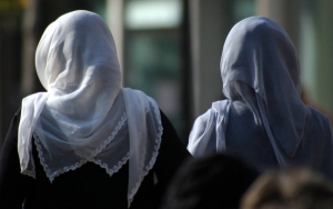 Ramai Siswi Non-muslim Diwajibkan Pakai Jilbab, Kadisdik Lakukan Evaluasi