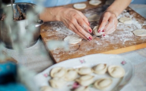 Celupkan Kulit Dimsum Dalam Air