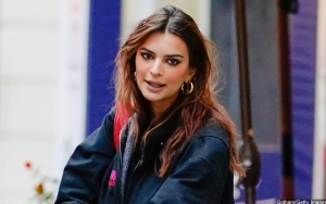 Punya Bibir Seksi, Emily Ratajkowski Ogah Disebut Hasil Injeksi