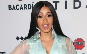 Cardi B Minta Tolong Atasi Masalah Jerawat pada Fans, Akui Sedang Breakout Parah