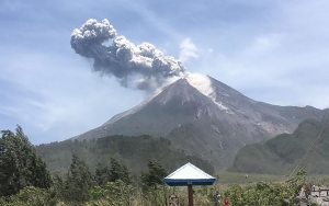 Sirene Bahaya Meraung! Gunung Merapi Erupsi Muntahkan 22 Kali Awan Panas