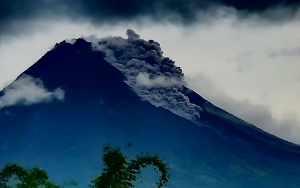 Warga Sleman Sempat Panik dan Lari Keluar Rumah Karena Awan Panas Merapi