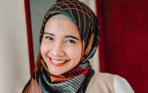 Makin Cantik Hamil 7 Bulan, Zaskia Sungkar Pamer Baby Bump Ditemani Sang Ayah