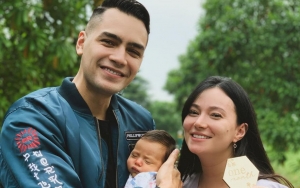 Gemes Banget, Asmirandah Pamer Momen Sang Putri Senyum-senyum Meski Ngantuk