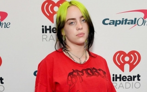 Momen Langka, Billie Eilish Kedapatan Salting saat Ngobrol dengan Fans Wanita