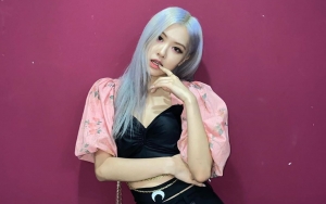 Kostum Rose di Konser BLACKPINK Hasil Permak Total, Kaus Kaki Unik Paling Disorot