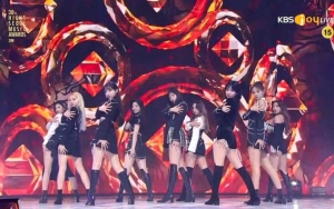 Seoul Music Awards 2021: TWICE Perdana Bawakan 'I CAN'T STOP ME' dengan 9 Member