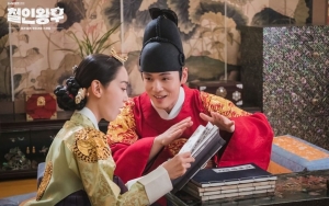 Shin Hye Sun Hamil Anak Kim Jung Hyun di 'Mr. Queen', Netizen Geger Tebak Jenis Kelamin