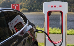 Batal Datang Lagi! Tim Tesla Bakal Tetap Investasi di Indonesia?