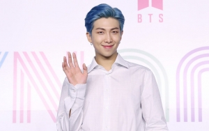 RM BTS Nyasar di Foto Ibu-Ibu, Fakta Sebenarnya Bikin Iri Berat
