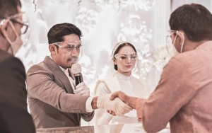 Momen Haru Ibnu Jamil Hapus Air Mata Sang Ayah di Hari Pernikahan, Reaksi Ririn Ekawati Disorot