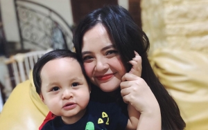 Tak Biasa, Tasya Kamila Pamer Koleksi Belasan Kipas Angin Warna-warni Milik Sang Putra