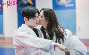 Adegan Ranjang Cha Eunwoo dan Moon Ga Young di 'True Beauty' Diprotes Netizen