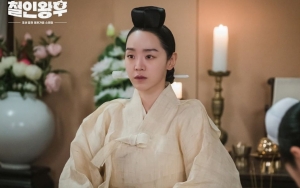 Shin Hye Sun Nangis Histeris Atas Kematian Kim Jung Hyun, Fans 'Mr. Queen' Malah Ngakak