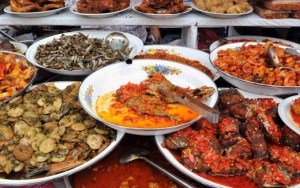 Ada Rendang Hingga Dendeng, Ini 7 Kuliner yang Wajib Kamu Coba Saat Pergi ke Padang