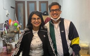 Vanessa Angel Pose Mesra Bareng Suami di Kolam Renang, Perut Buncitnya Bikin Salfok