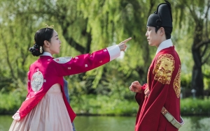 Shin Hye Sun Kangen Berat Pada Kim Jung Hyun, Akting Emosional di 'Mr. Queen' Jadi Sorotan