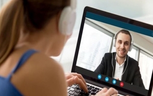 Rayakan Valentine di Tengah Pandemi, Para Pasangan Lebih Pilih Pacaran Via Zoom